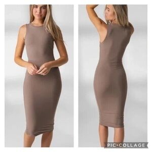 Vitality Balance Athletica Ivy Taupe Nude Sleeveless Bodycon MIDI Dress size M